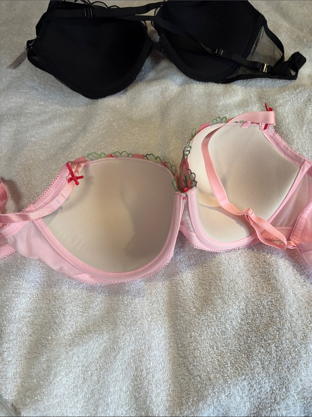 Victoria's Secret Mixed Bra Lot - Black, Pink Floral, Solid Black, Red - Picture 13 of 16